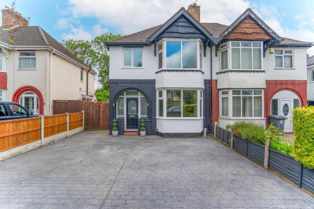 Lymer House - Stylish 3 Bedroom House In Wolverhampton Dış mekan fotoğraf