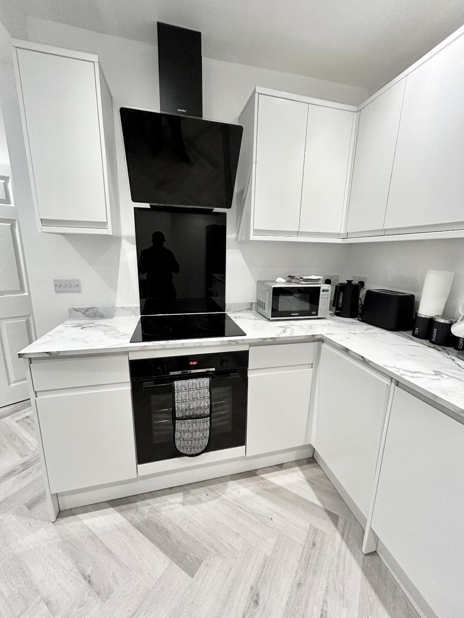 Lymer House - Stylish 3 Bedroom House In Wolverhampton Dış mekan fotoğraf