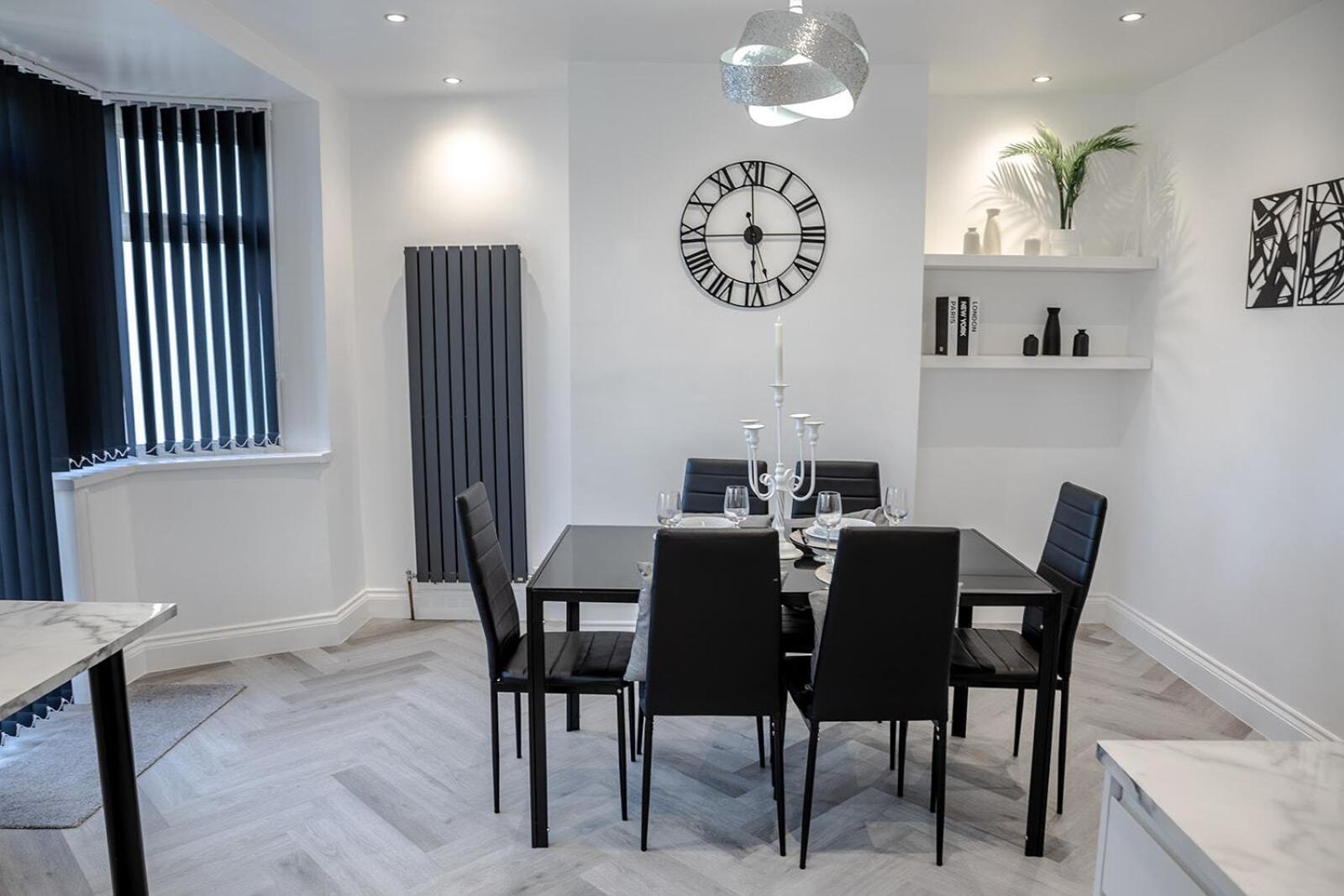 Lymer House - Stylish 3 Bedroom House In Wolverhampton Dış mekan fotoğraf
