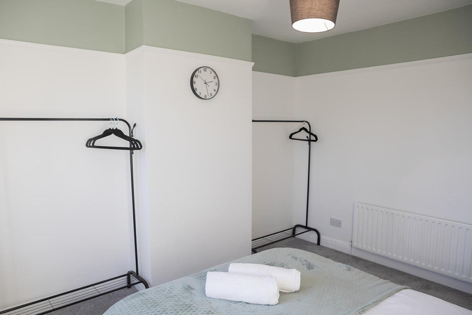 Lymer House - Stylish 3 Bedroom House In Wolverhampton Dış mekan fotoğraf