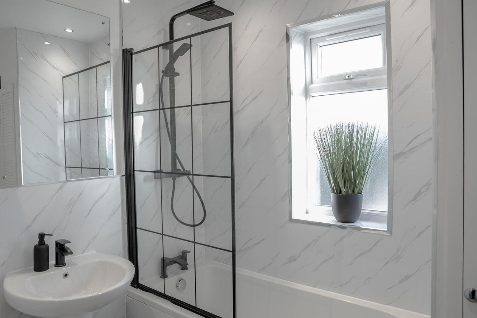 Lymer House - Stylish 3 Bedroom House In Wolverhampton Dış mekan fotoğraf
