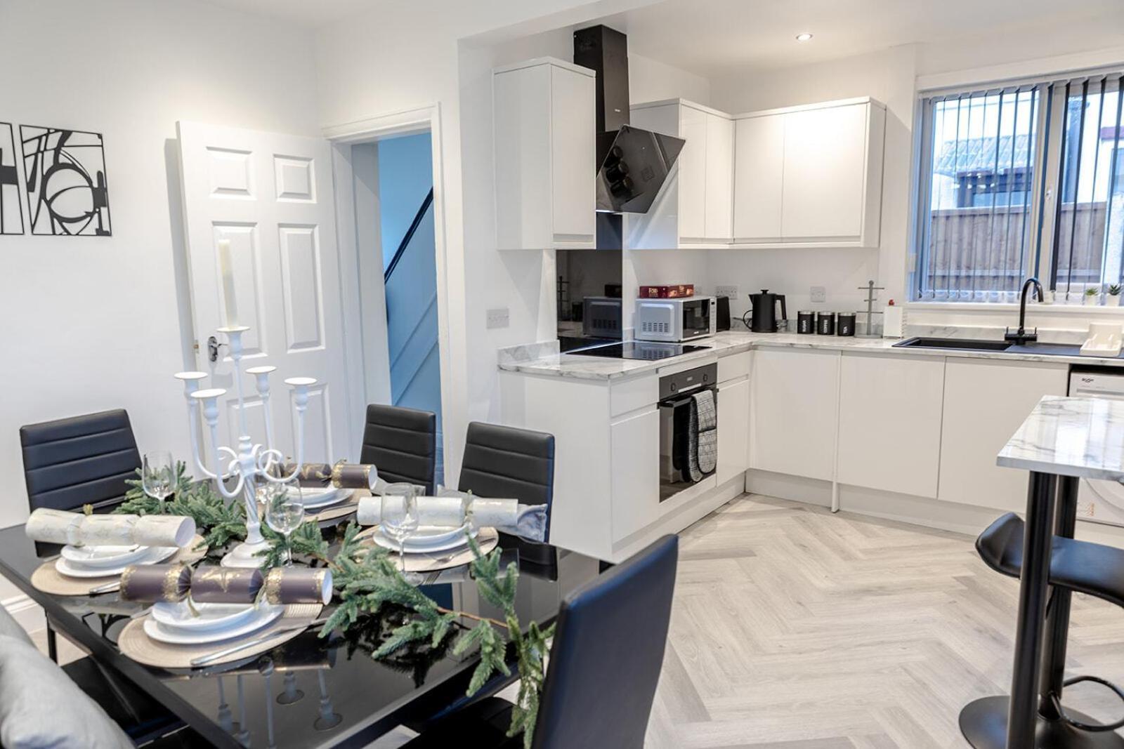 Lymer House - Stylish 3 Bedroom House In Wolverhampton Dış mekan fotoğraf